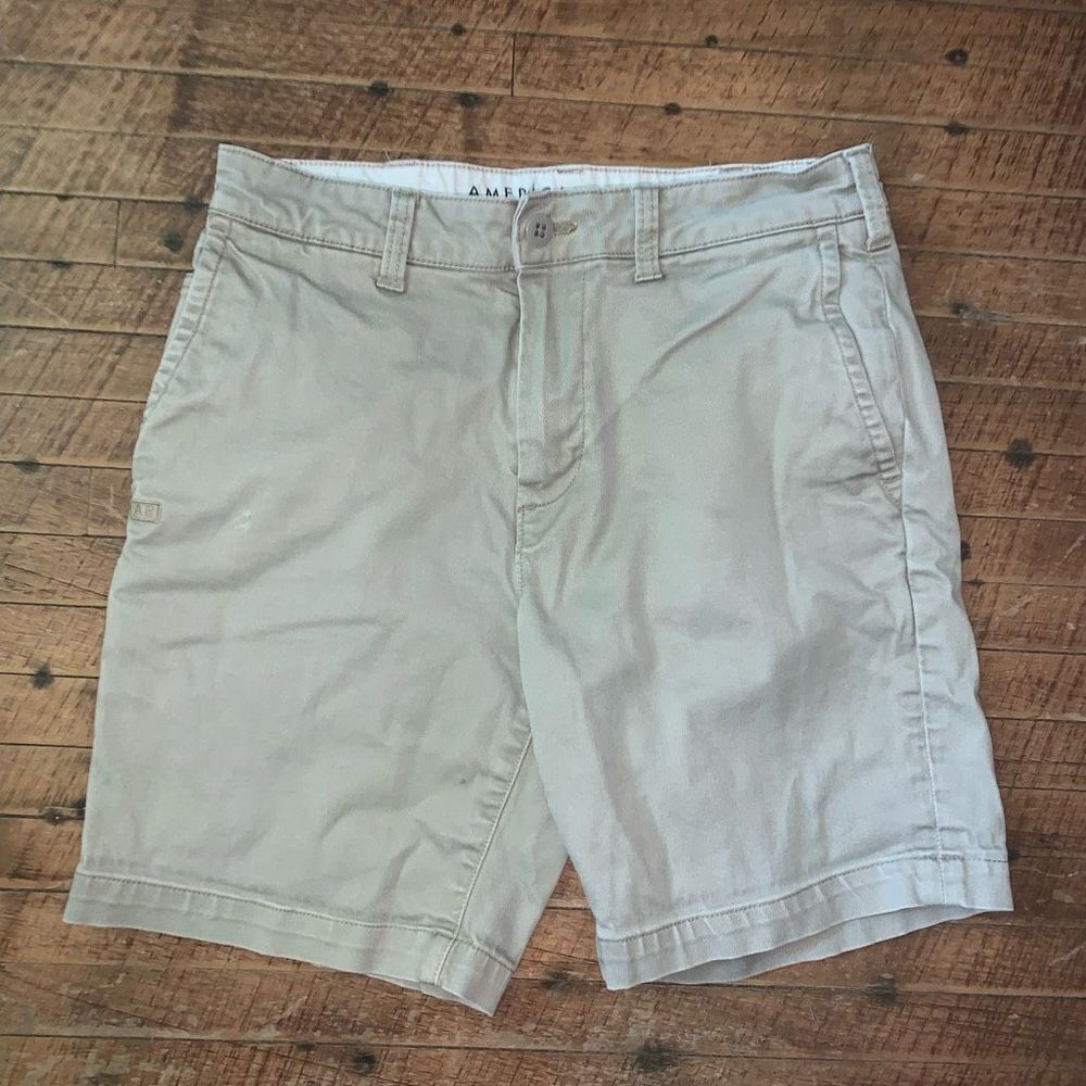 American Eagle tan size 30 slim fit flat front business casual shorts